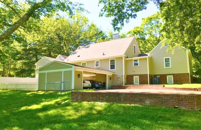6729 Holt Road Gallery 2