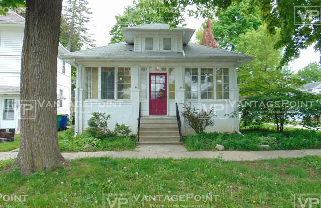 129 Oak Street Gallery 1
