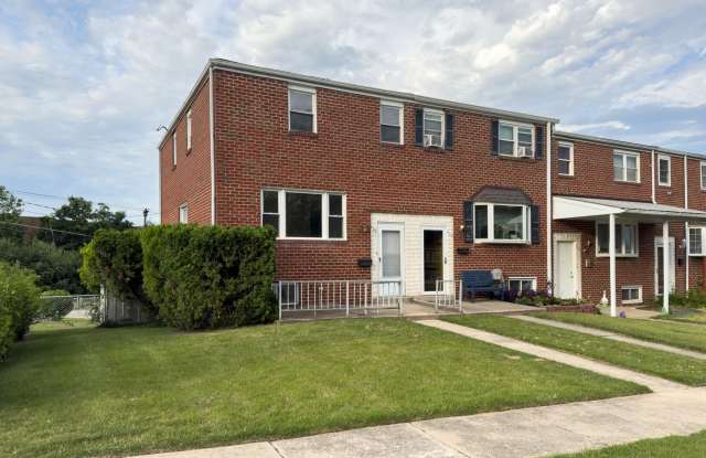 926 REGINA Drive Gallery 1