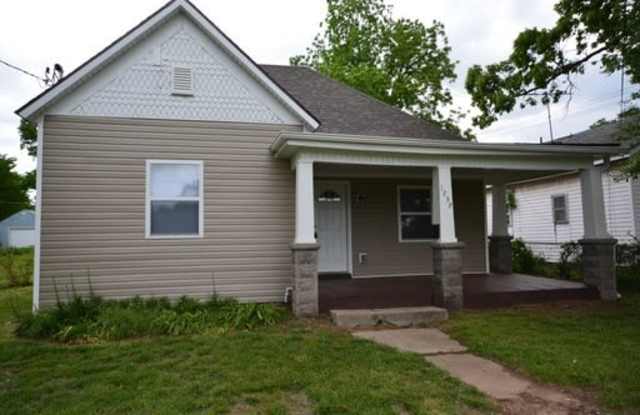 3 Bedrooms & 2 Full Bathrooms! Gallery 1
