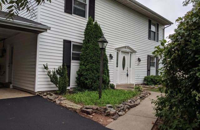 802 N CROYDON STREET - 802 North Croydon Street, Sterling, VA 20164