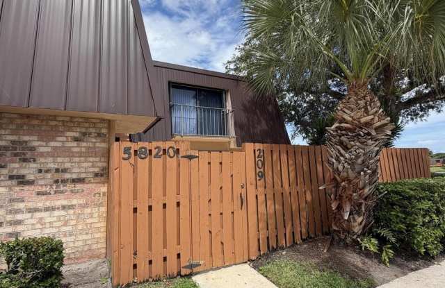5820 SE WINDSONG Lane Gallery 1