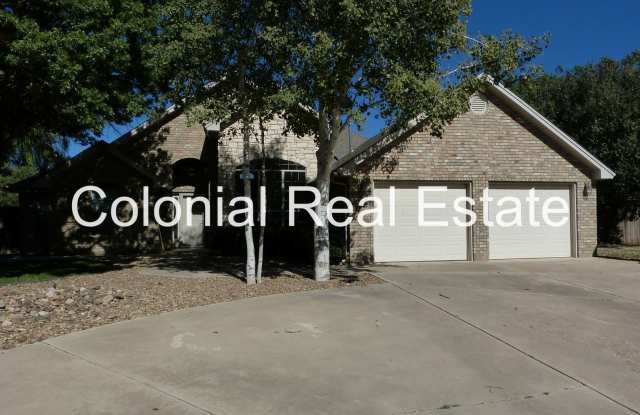 Beautiful 3 Bedroom - 2.5 bathroom - 2333 Fairway Terrace, Clovis, NM 88101