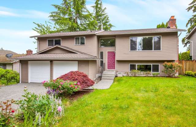 4 Bedroom 3 Bath Split Level Kirkland photos photos