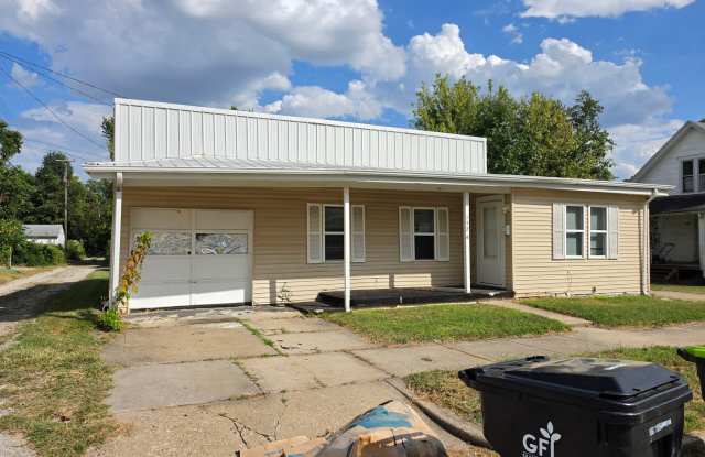 1526 N Maple Gallery 1
