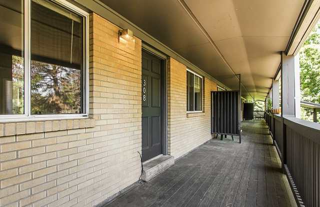 701 (384) photos photos