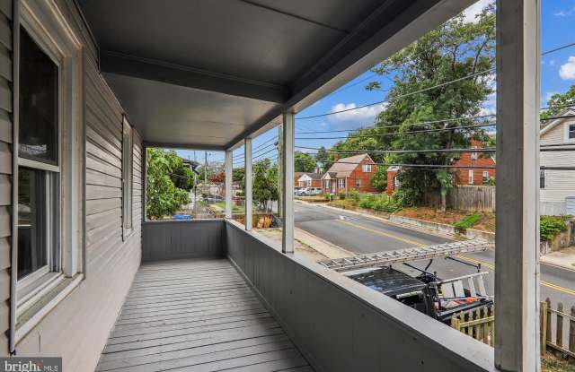 1210 LARCHMONT AVENUE Gallery 4