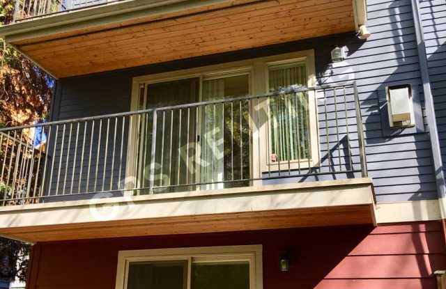 Townhome Walking Distance To Burke Gilman Trail! - 4527 Northeast 55th Street, Seattle, WA 98105