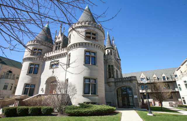 Renovated 1-Bedroom Duplex in Historic McGill Parc Castle — $1,565/Month photos photos Renovated 1-Bedroom Duplex in Historic McGill Parc Castle — $1,565/Month photos photos