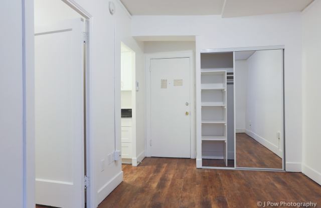 Burlingame Apartments Gallery 1
