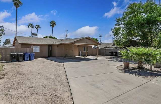 619 S PIONEER -- photos photos