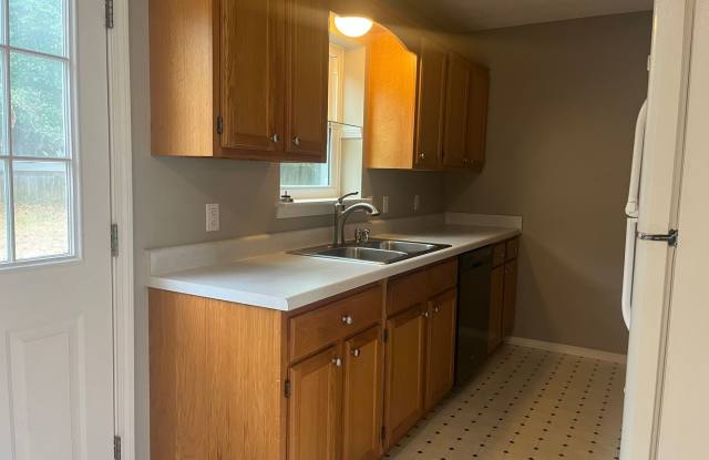 Beautiful 3 bedroom 1.5 Bath home Gallery 4