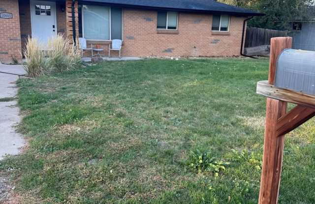 3 Bedroom Single Family Home in Wheat Ridge - 10685 West 47th Avenue, Wheat Ridge, CO 80033