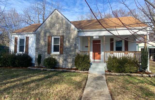 Adorable 2 Bedroom Early July! photos photos