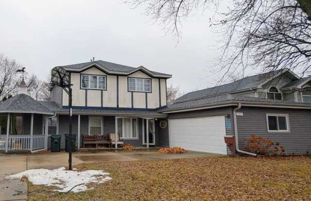 709 West Kenilworth Avenue photos photos