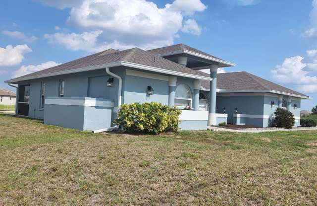 NW Spacious 3/2/2 on Saltwater Canal-Fish off the Dock! photos photos