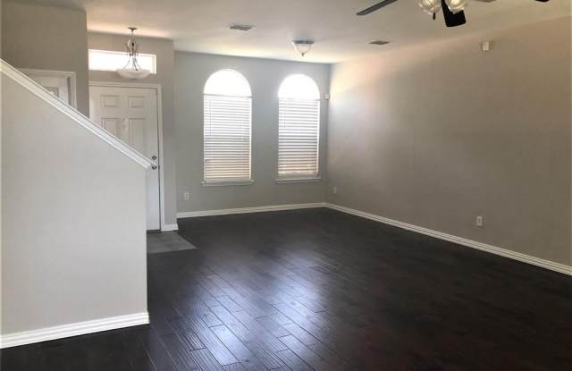 2041 Apple Drive Gallery 2