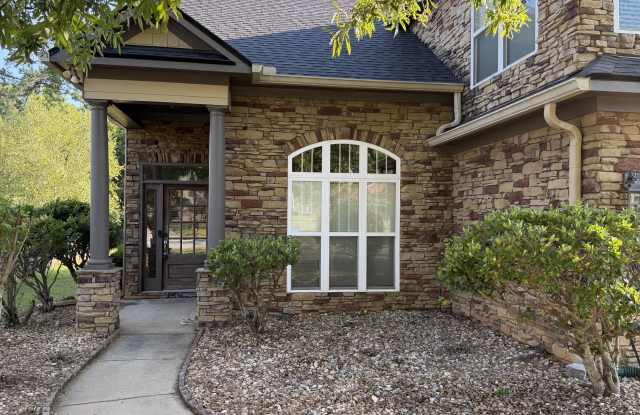 1002 Silver Lake Ct Gallery 2