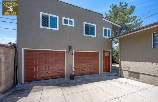Fully Updated Spacious Studio Above Garages in Pasadena! Gallery 1