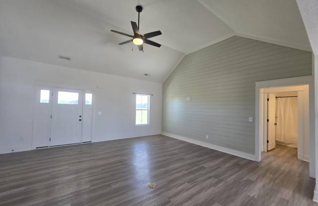 477 N Trotman Road Gallery 2