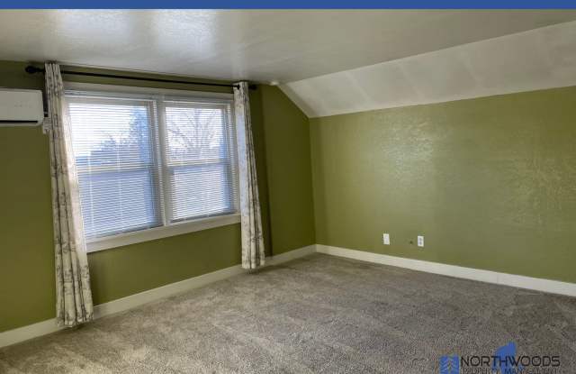 Very Cute 1 bed 1 bath upstairs unit, with separate living room, gated parking with extra storage area photos photos