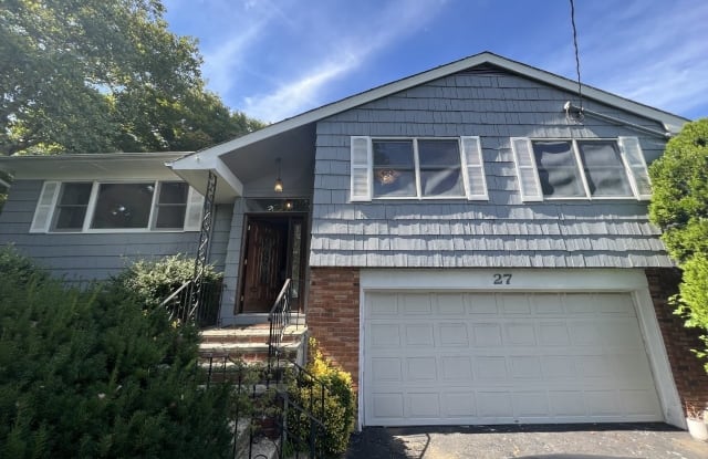 27 W Shore Road - 27 West Shore Drive, Port Washington, NY 11050