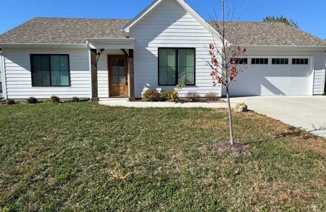 3 bedroom 2 bath house - 185 North Luna Lane, Boone County, MO 65201