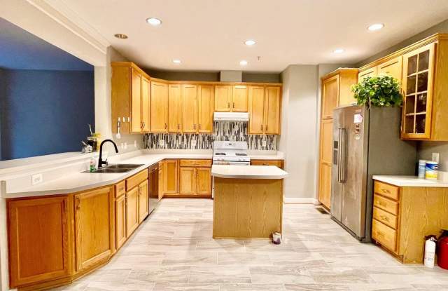 12402 FALCONBRIDGE DR Gallery 2