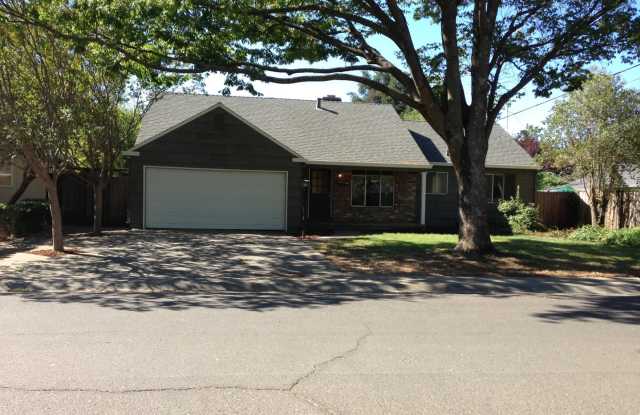 4 Bedroom Home Close to Campus-$750 Off 1st Month's Rent - 1006 Maple Lane, Davis, CA 95616