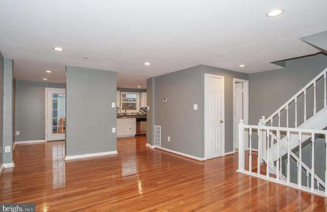 7307 CRESTLEIGH CIR Gallery 4