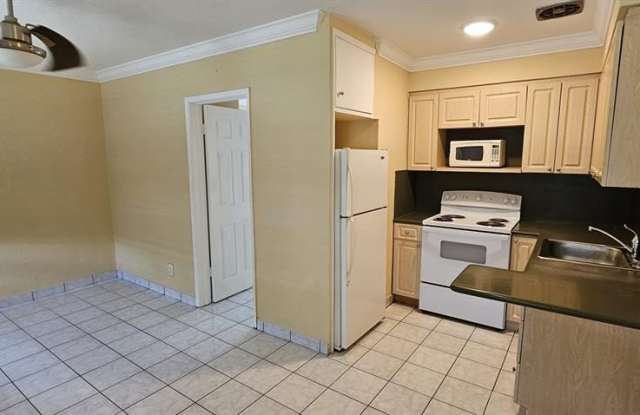 2211 Lincoln St photos photos