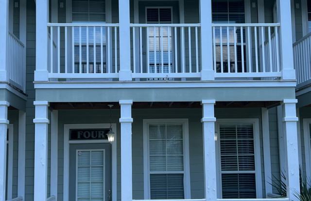 Downtown Living - 306 East De Soto Street, Pensacola, FL 32501