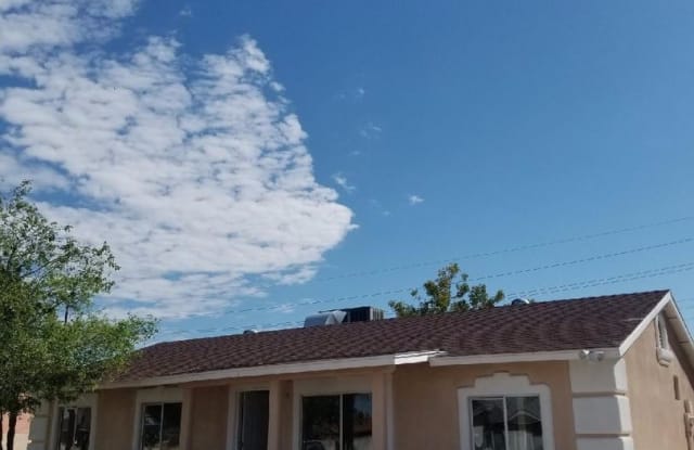 1843 N 51st Dr - 1843 North 51st Drive, Phoenix, AZ 85035