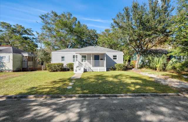 Spacious 2-Bedroom, 2-Bathroom Home in Savannah, GA photos photos