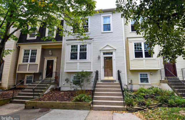 2304 HUNTERS SQUARE COURT - 2304 Hunters Square Court, Reston, VA 20191