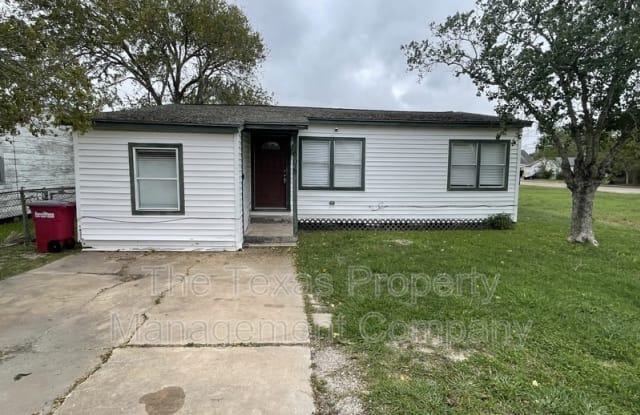 606 W 7th St - 606 West 7th Street, Freeport, TX 77541