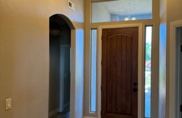 4 bedroom 2 bath Home in Ivins Gallery 4