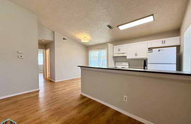 Cute & Cozy Duplex Nestled in a Prime Location, just five minutes from I35! Gallery 4