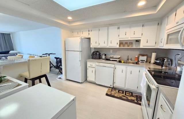 18031 Biscayne Blvd photos photos