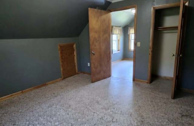 35 Englewood Avenue Gallery 4