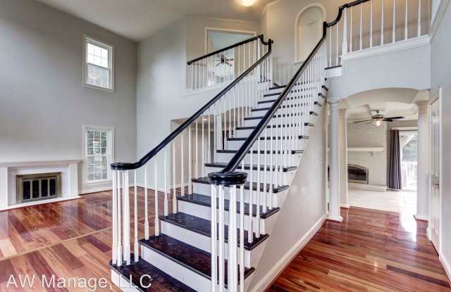 6708 Applewood Place Gallery 2