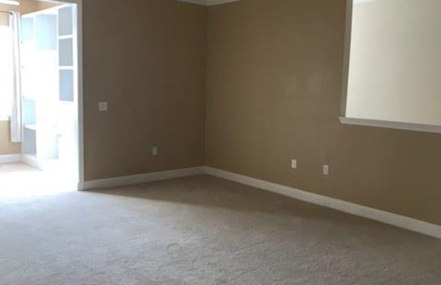 430 Southern Pecan Circle #202 Gallery 3