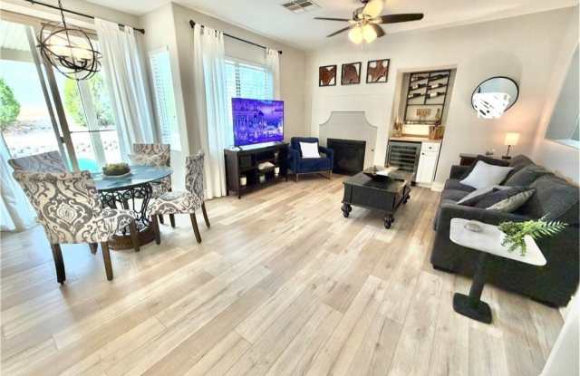 399 CENTER GREEN Drive Gallery 4