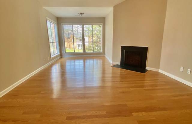 1001 Kingswood Drive Gallery 2