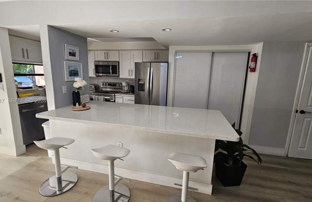 16446 NE 27TH PL #TOWNHOUSE 38 NORTH MIAMI BEACH, FL 33160 photos photos