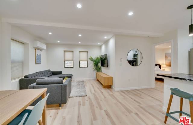 918 N San Vicente Blvd photos photos