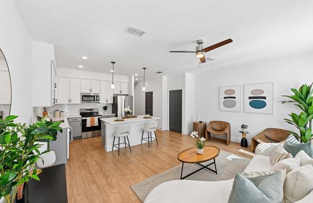 Encanto Isla - Homes for Rent Gallery 2