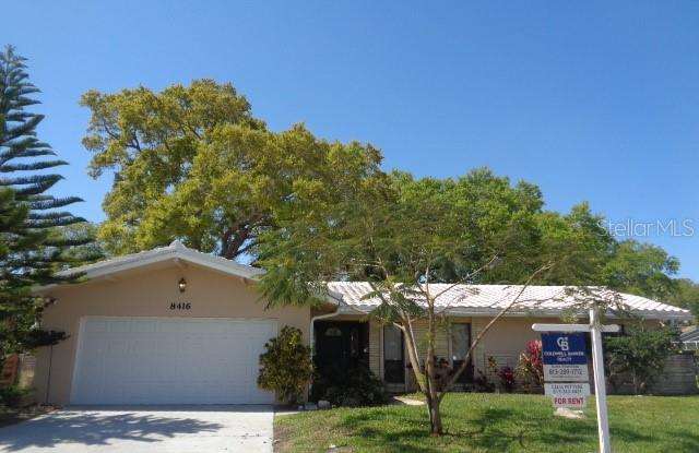 8416 BOULDER PLACE - 8416 Boulder Place, Town 'n' Country, FL 33615