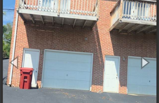 1bedroom 1 bath brick condo drive under garage Gallery 4