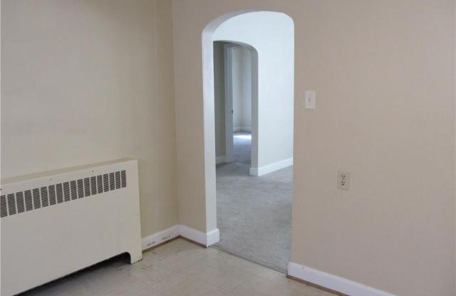 5005 Winchester Avenue Gallery 4